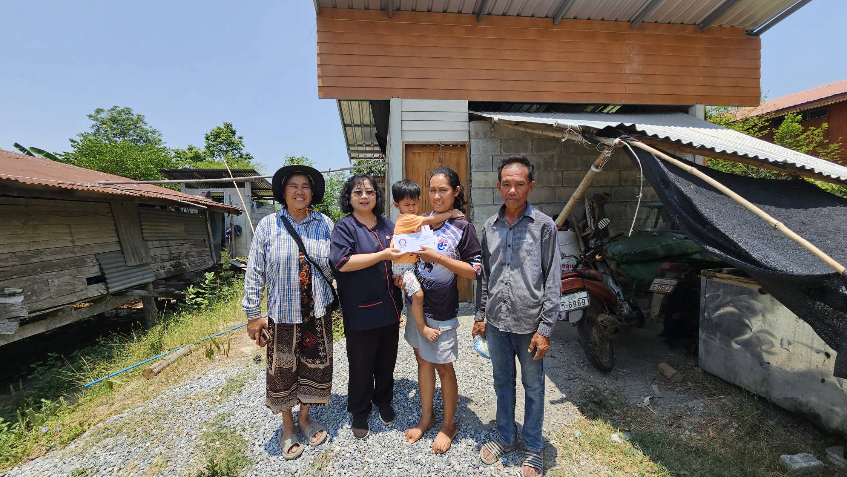 มอบทุนอุปการะเด็ก กองทุนพัฒนาเด็กชนบทฯ