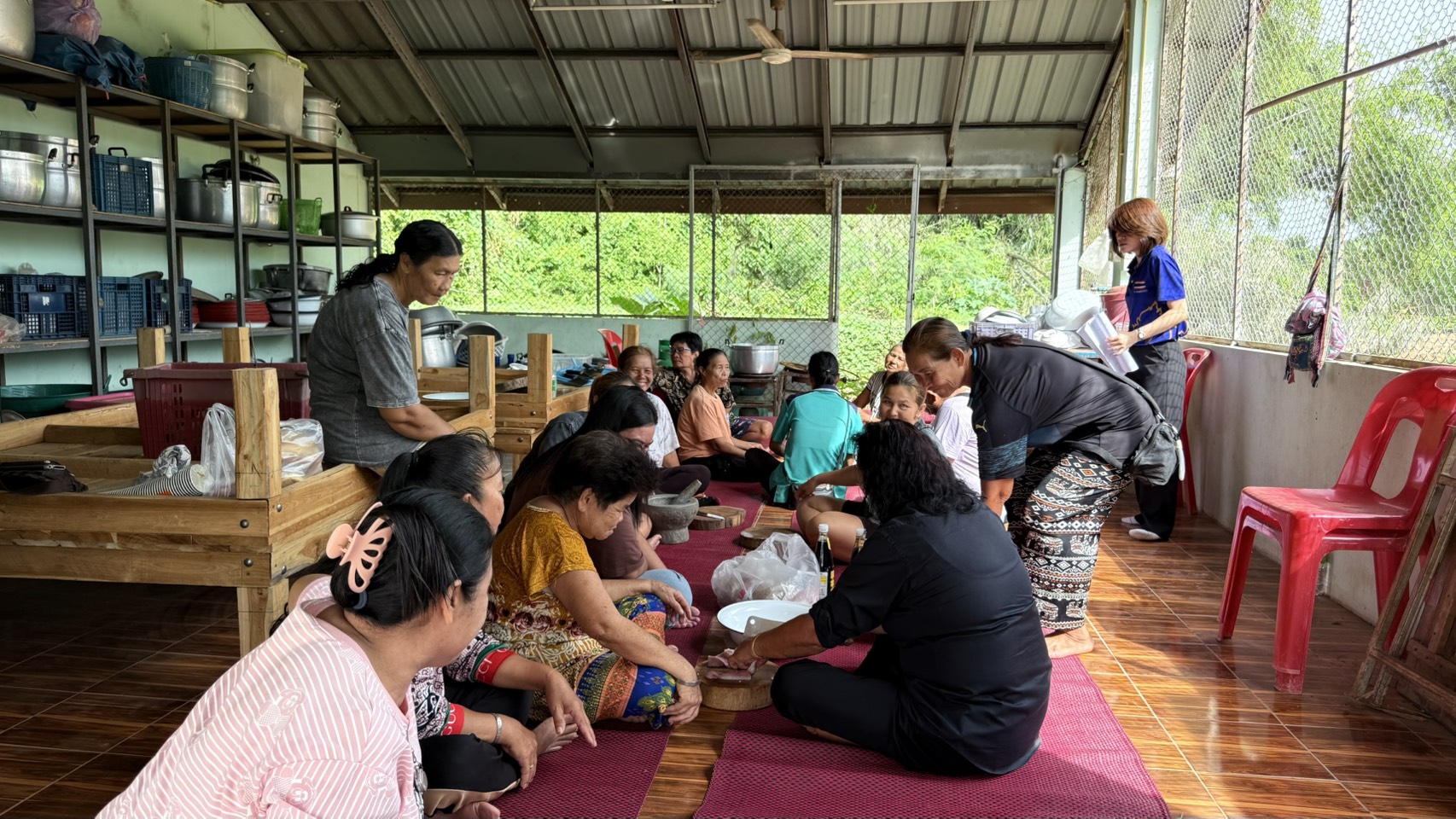 โครงการส่งเสริมการออมและพัฒนาทักษะการบริหารจัดการทางการเงินของครอบครัวและชุมชน 