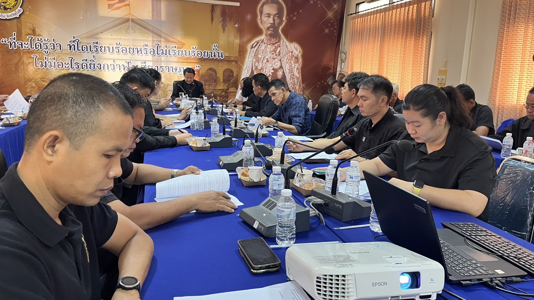 สำนักงานพัฒนาชุมชนอำเภอศรีสำโรง เข้าร่วมประชุมคณะอนุกรรมการส่งเสริมวิสาหกิจชุมชนอำเภอศรีสำโรง