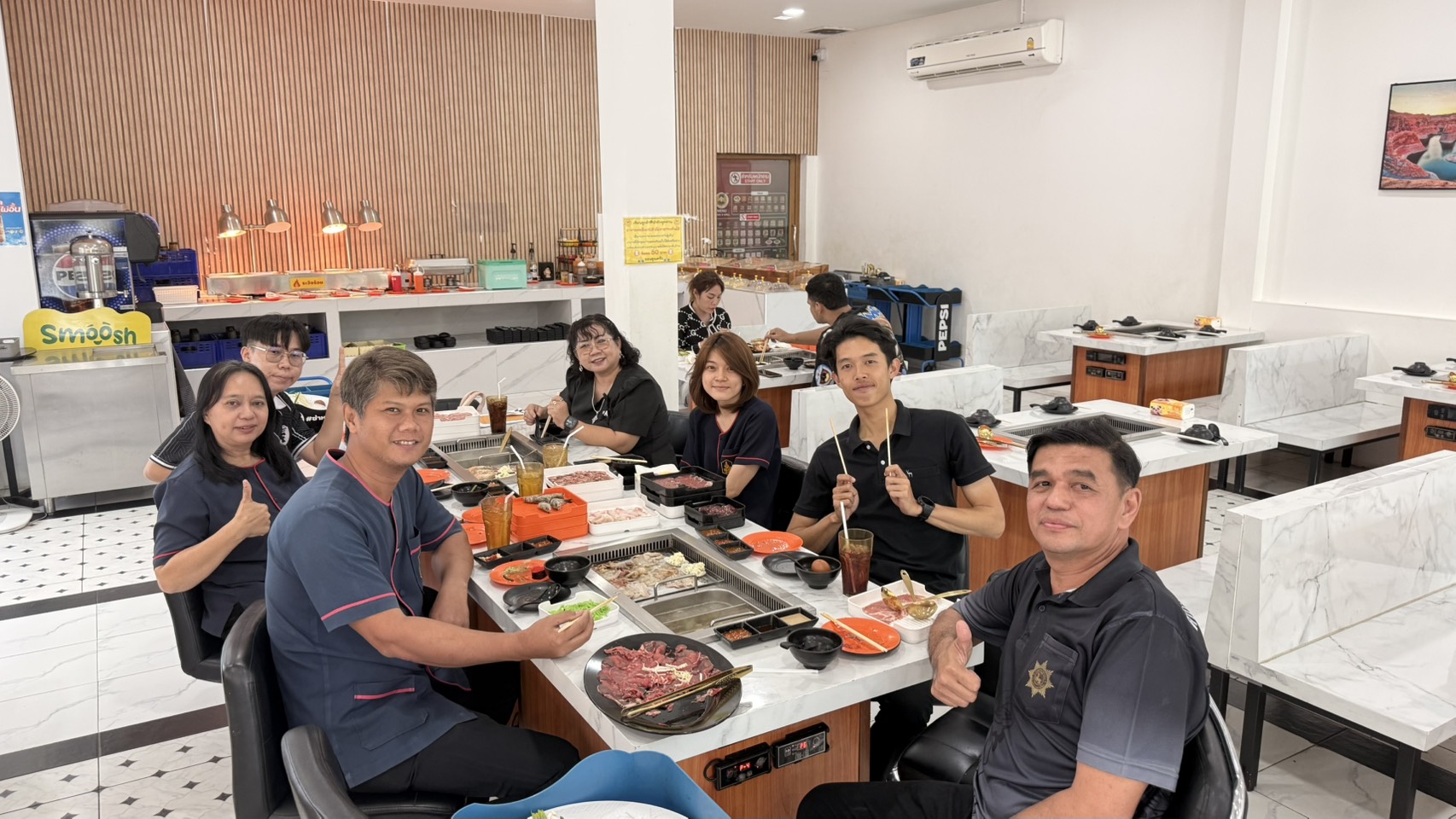 ร่วมรับประทานอาหาร การประชุม และกิจกรรมสร้างความสัมพันธ์ ความรัก และความสามัคคีในองค์กร
