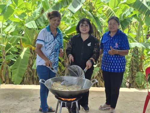 โครงการส่งเสริมการออมและพัฒนาทักษะการบริหารจัดการทางการเงินของครอบครัวและชุมชน